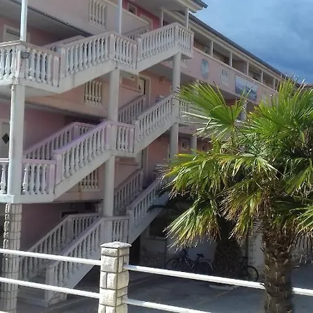 Apartment Leona Medulin Exterior photo